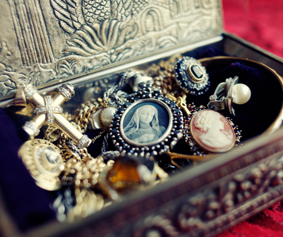Vendre bijoux anciens à un Antiquaire à Lausanne (2)